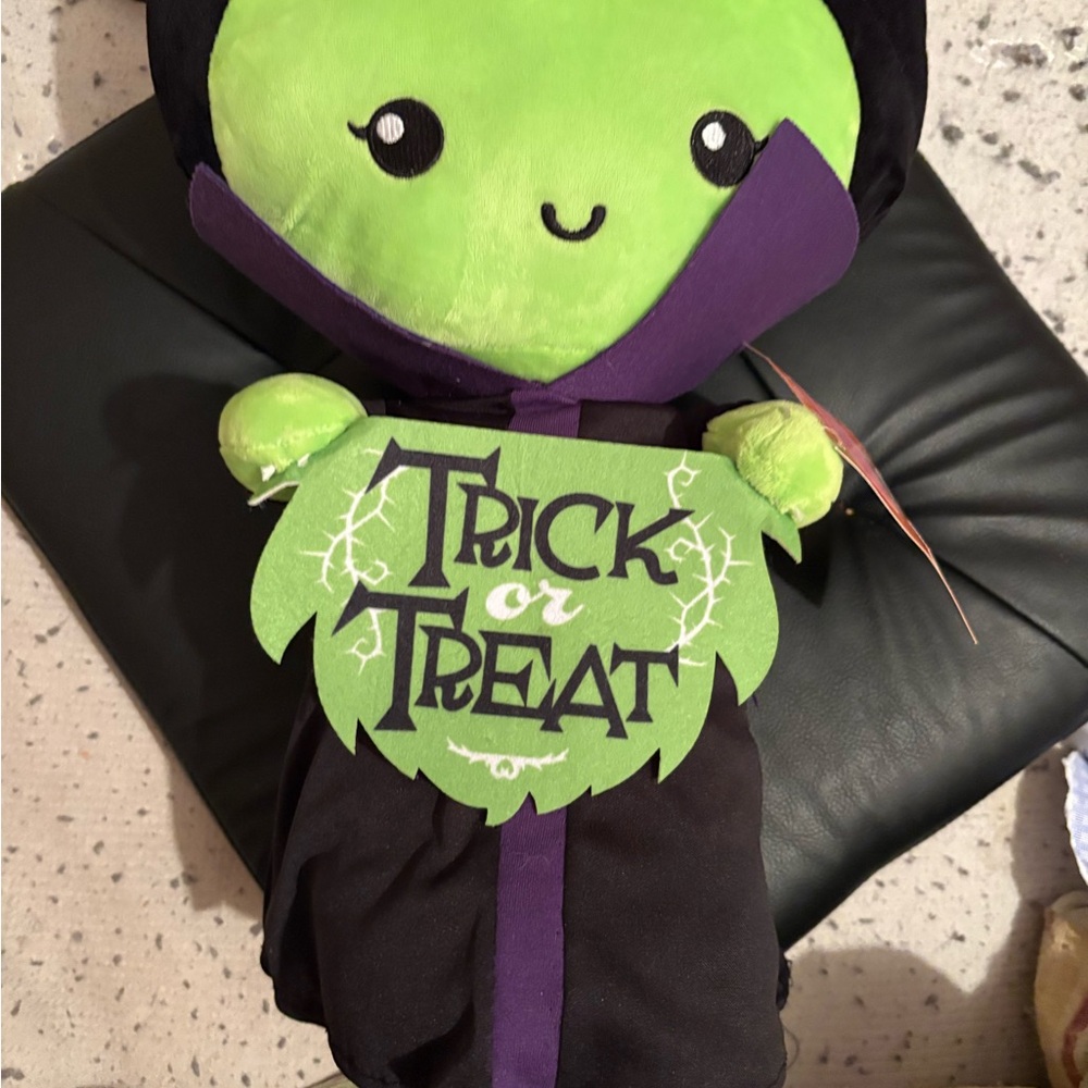 Disney Maleficent‎ Greeter